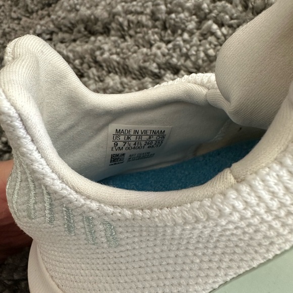 Adidas Swift Run Shoes White Women's size 8.5 - Picture 3 of 8